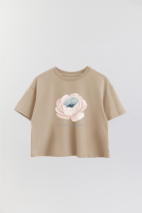 REMERA CROP ESTAMPADA COASTAL WRAPPED IN SUNSHINE