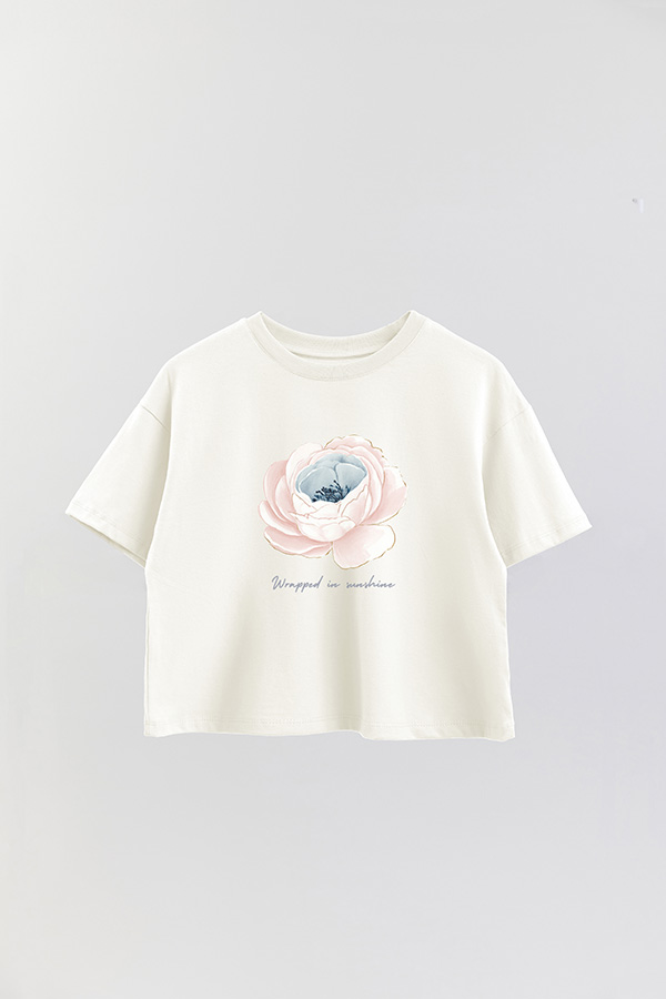 REMERA CROP ESTAMPADA COASTAL WRAPPED IN SUNSHINE