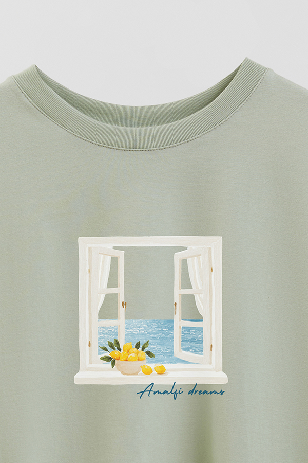 REMERA CROP ESTAMPADA COASTAL AMALFI DREAMS