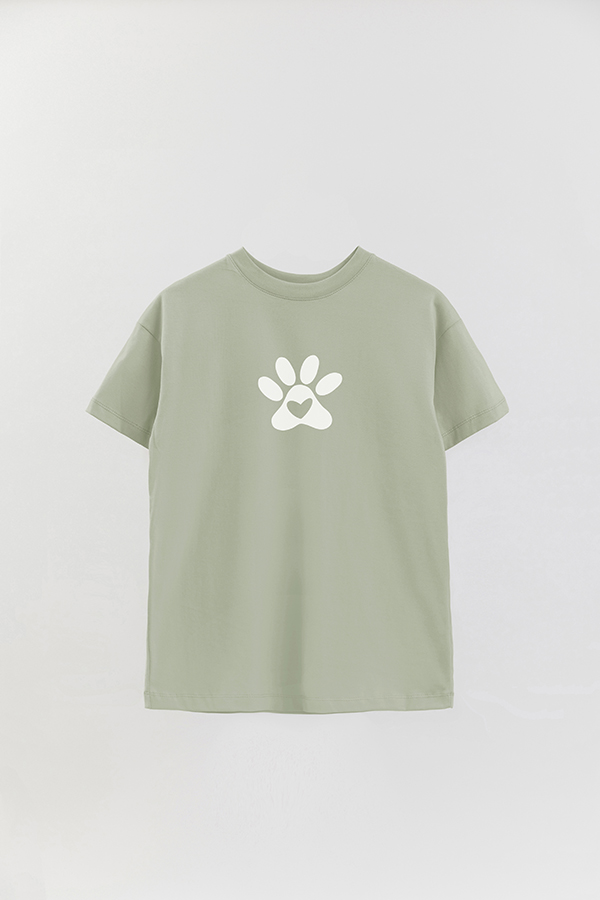 REMERA OVER ESTAMPADA DOG HEART PAW