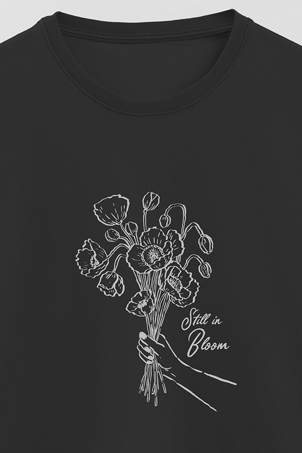 REMERA BASICA ESTAMPADA HD STILL IN BLOOM