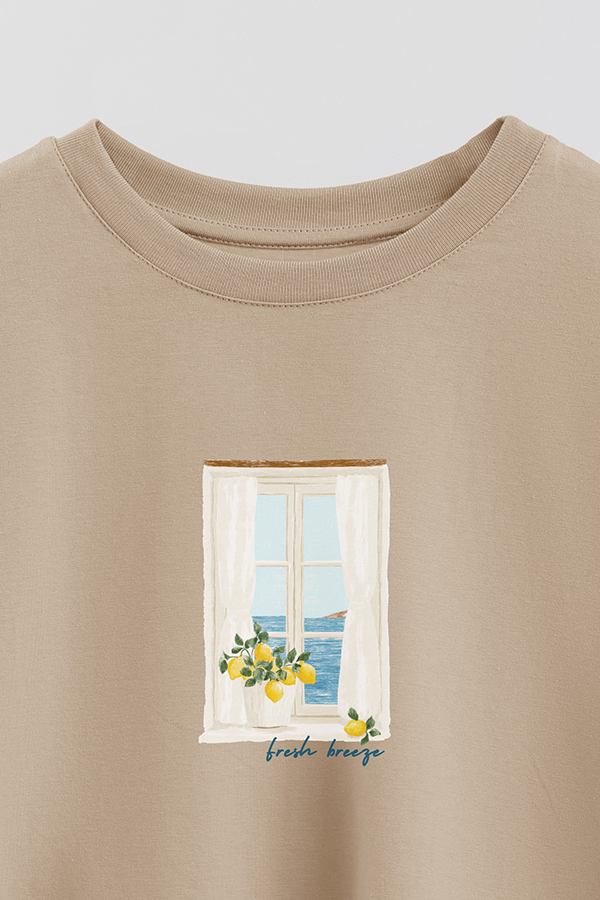 REMERA CROP ESTAMPADA COASTAL FRESH BREEZE