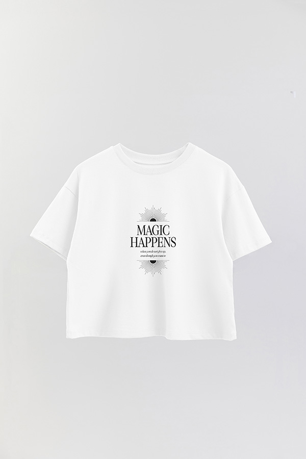 REMERA CROP ESTAMPADA MAGIC HAPPENS