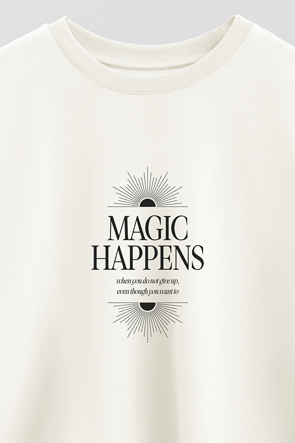 REMERA CROP ESTAMPADA MAGIC HAPPENS