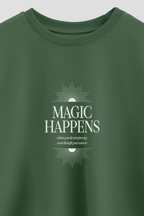 REMERA CROP ESTAMPADA MAGIC HAPPENS