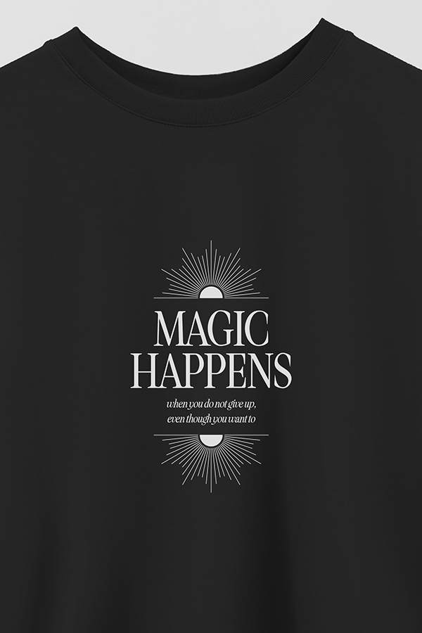 REMERA CROP ESTAMPADA MAGIC HAPPENS