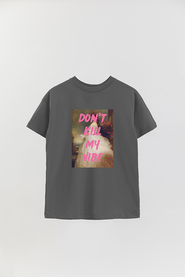 REMERA OVER ESTAMPADA ART COLLECTION 62 DON'T KILL MY VIBE