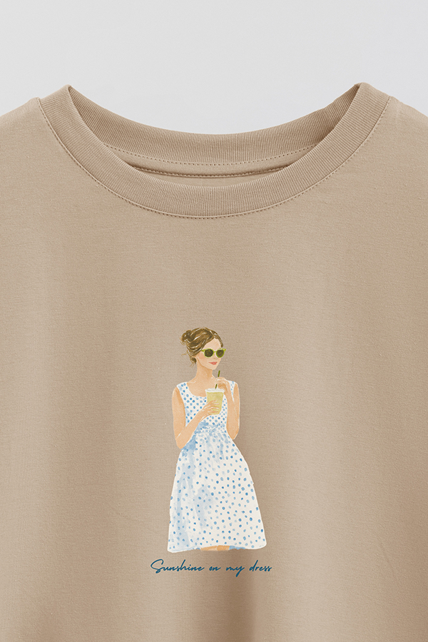 REMERA CROP ESTAMPADA COASTAL SUNSHINE ON MY DRESS
