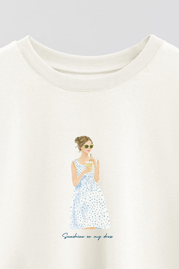 REMERA CROP ESTAMPADA COASTAL SUNSHINE ON MY DRESS