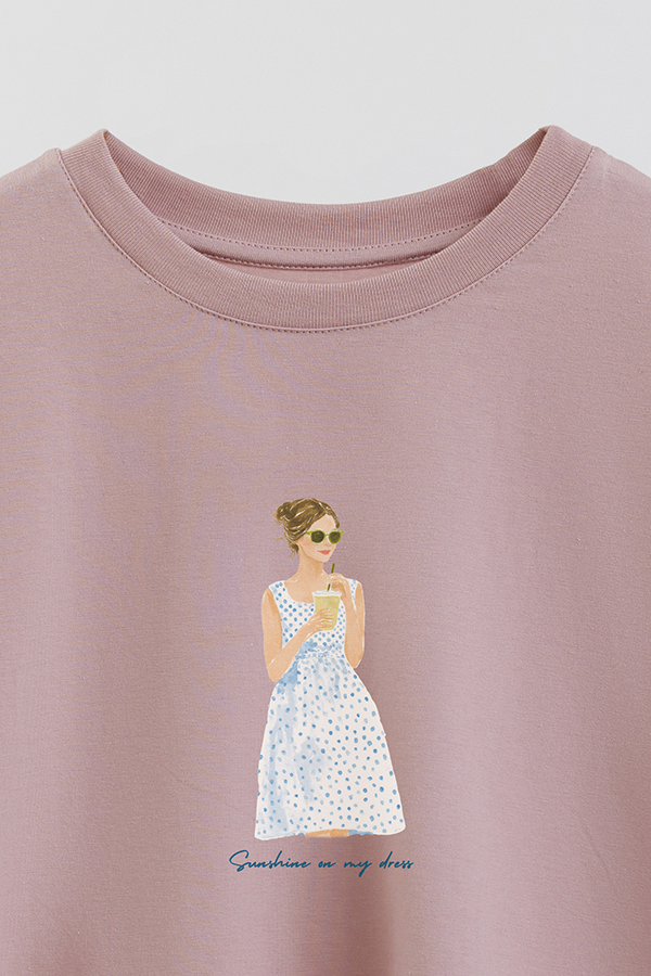 REMERA CROP ESTAMPADA COASTAL SUNSHINE ON MY DRESS