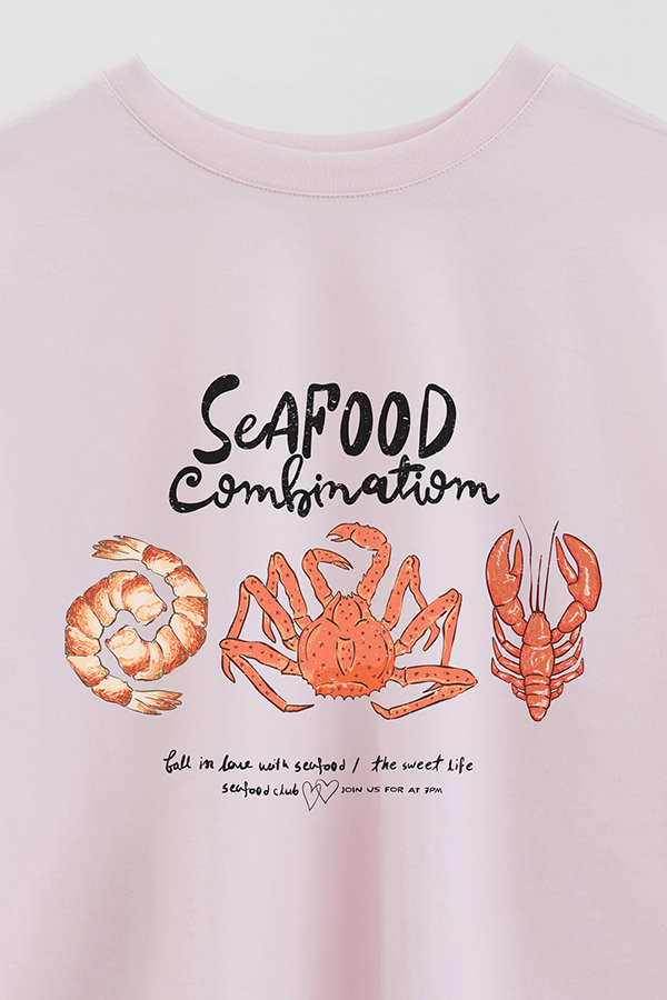 REMERA CROP ESTAMPADA SF SEAFOOD COMBINATION