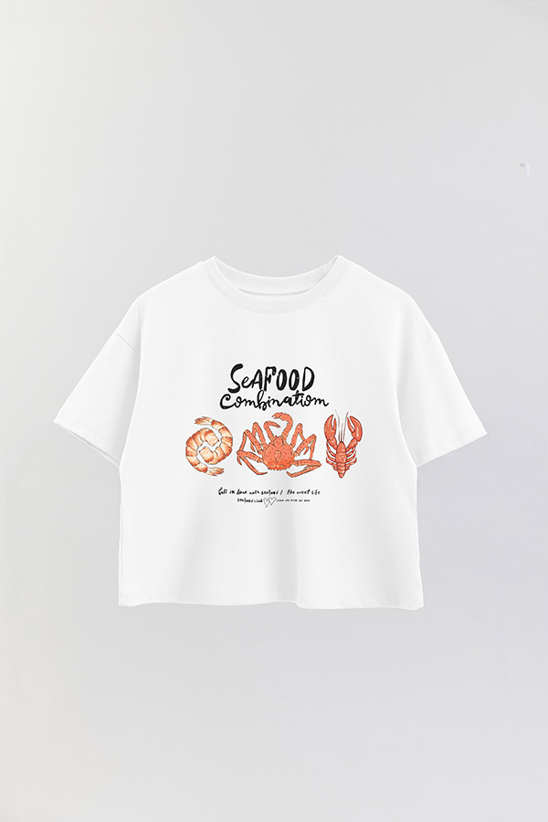 REMERA CROP ESTAMPADA SF SEAFOOD COMBINATION