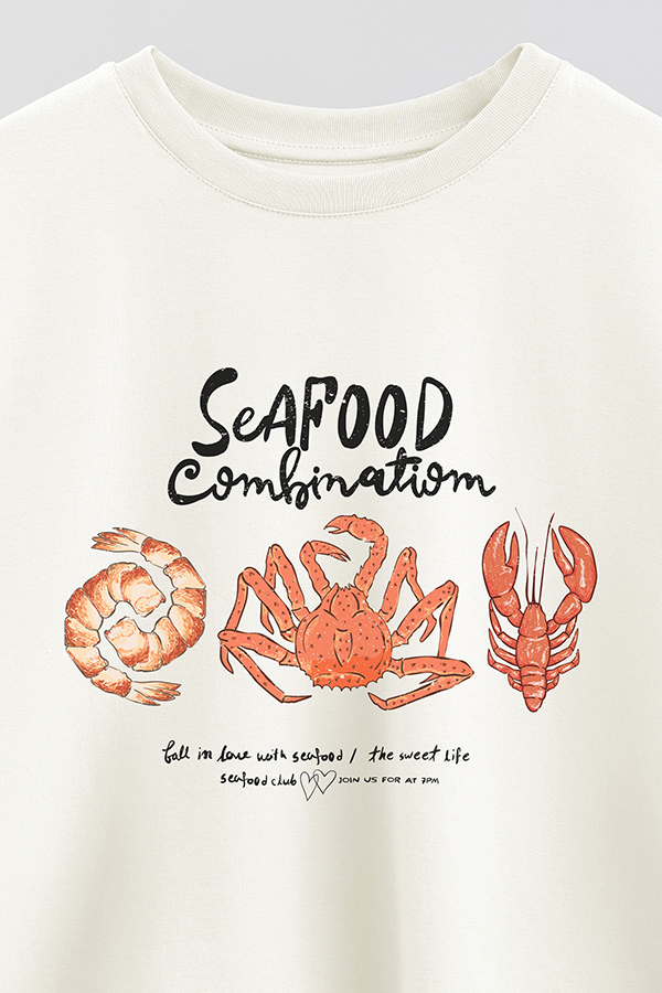 REMERA CROP ESTAMPADA SF SEAFOOD COMBINATION