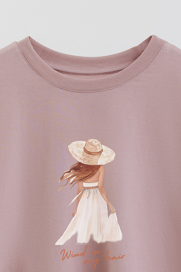 REMERA CROP ESTAMPADA COASTAL WIND IN MY HAIR