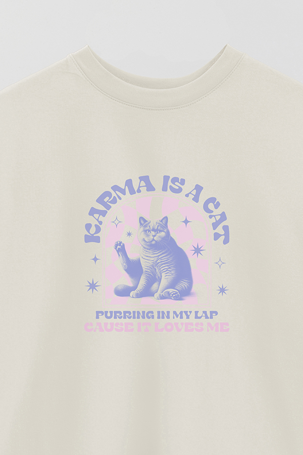REMERA OVER ESTAMPADA CAT KARMA IS A CAT