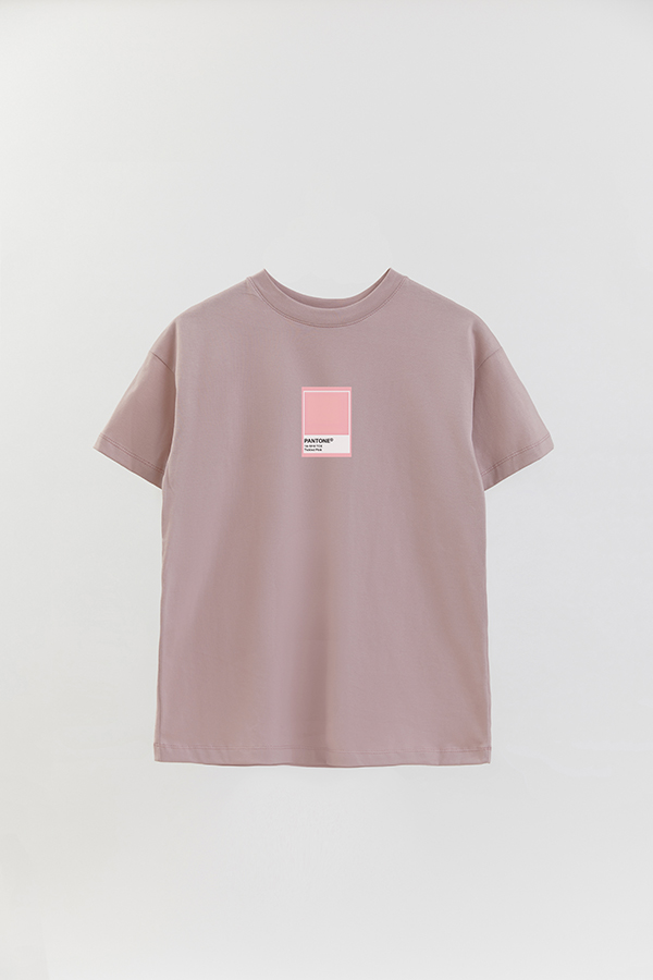REMERA OVER ESTAMPADA PANTONE TICKLED PINK