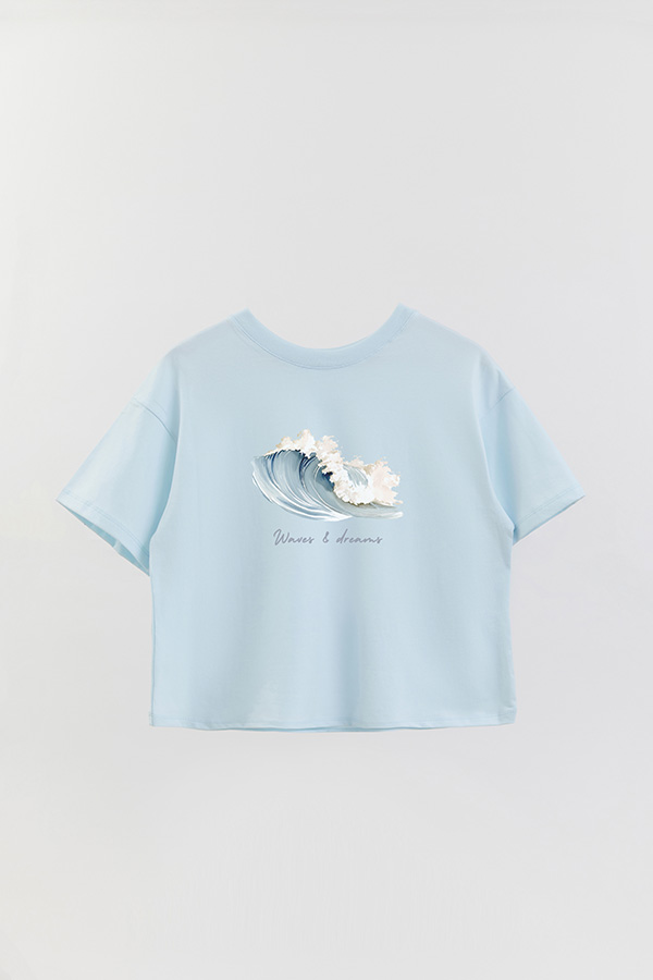 REMERA CROP ESTAMPADA COASTAL WAVES AND DREAMS