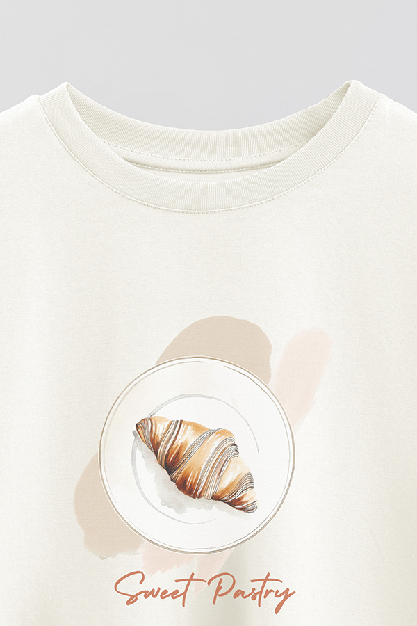 REMERA CROP ESTAMPADA COASTAL SWEET PASTRY