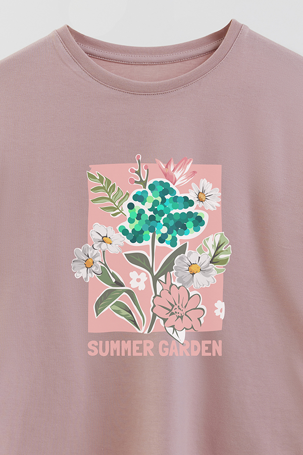 REMERA GIRL OVER SUMMER GARDEN