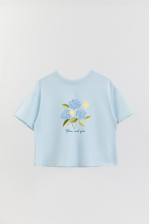 REMERA CROP ESTAMPADA COASTAL BLOOM AND GLOW