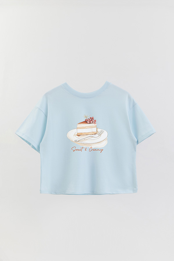 REMERA CROP ESTAMPADA COASTAL SWEET CREAMY