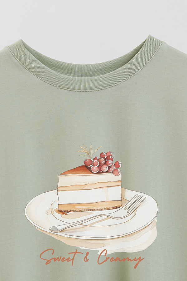 REMERA CROP ESTAMPADA COASTAL SWEET CREAMY