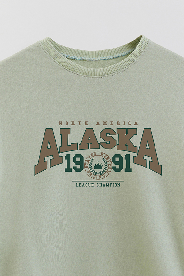 BUZO CREWNECK RUSTICO VARSITY GIRL ALASKA