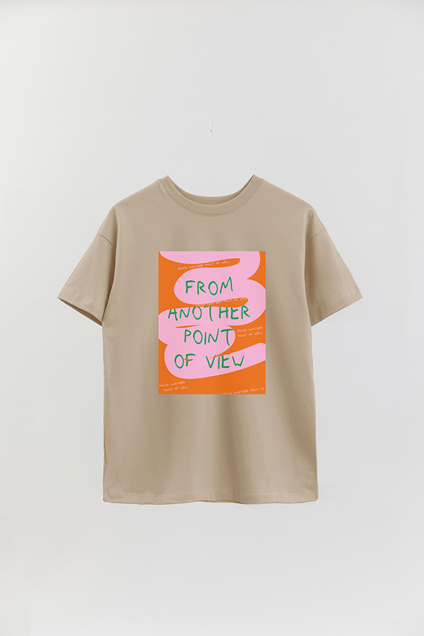REMERA OVER ESTAMPADA ART FROM ANOTHER POINT OF VIEW