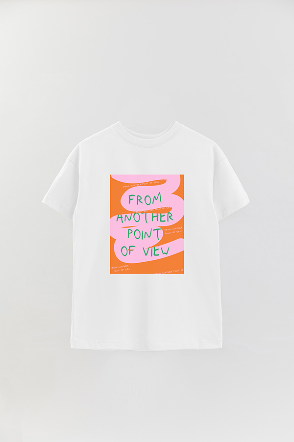 REMERA OVER ESTAMPADA ART FROM ANOTHER POINT OF VIEW