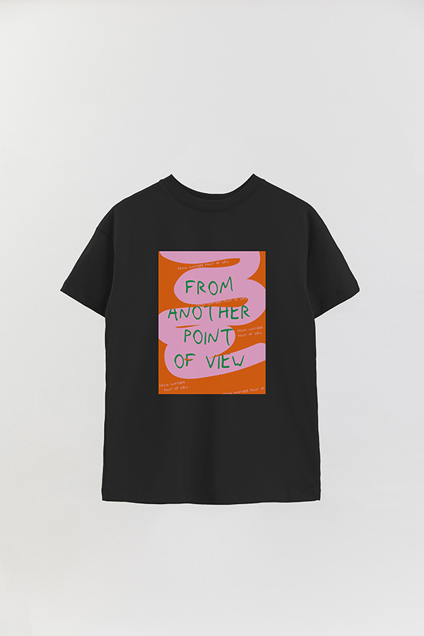 REMERA OVER ESTAMPADA ART FROM ANOTHER POINT OF VIEW