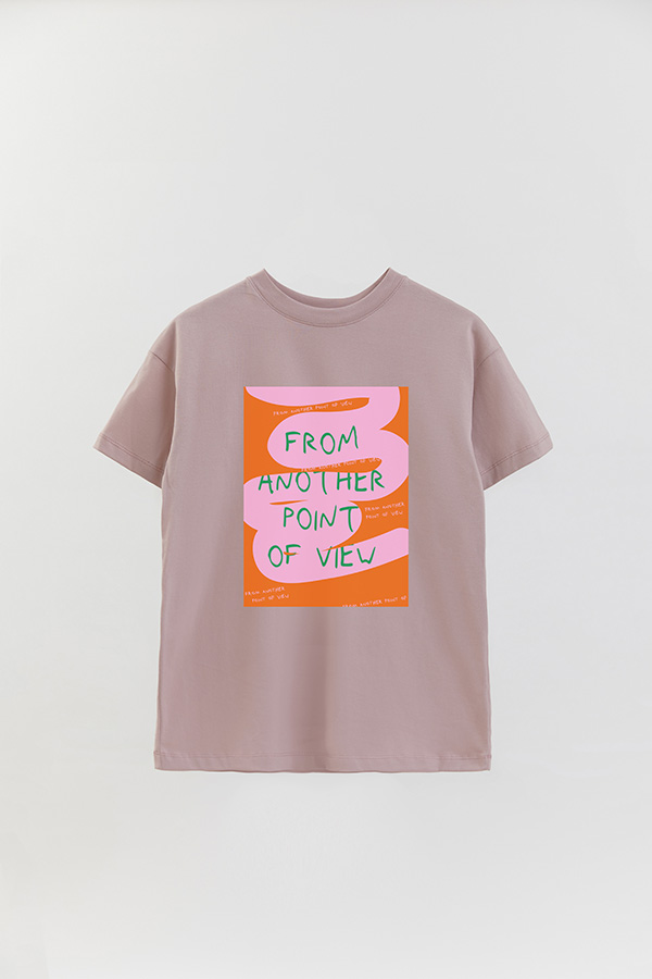 REMERA OVER ESTAMPADA ART FROM ANOTHER POINT OF VIEW
