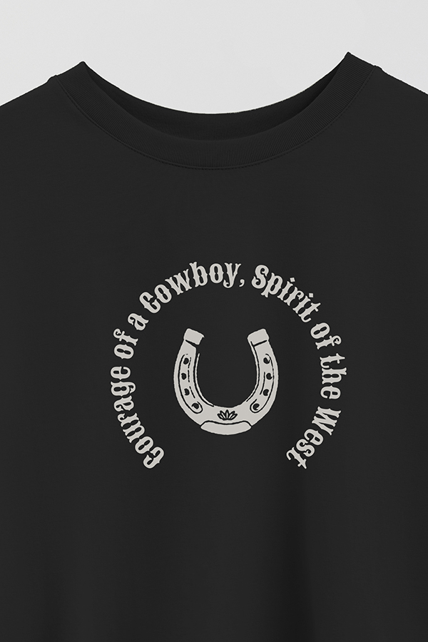 REMERA CROP ESTAMPADA COWGIRL SPIRIT