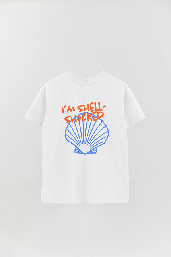 REMERA OVER ESTAMPADA I'M SHELL SHOCKED
