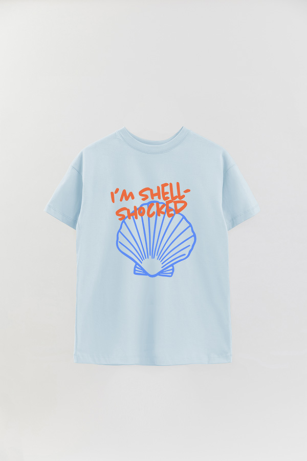 REMERA OVER ESTAMPADA I'M SHELL SHOCKED