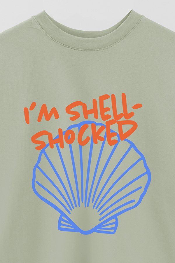 REMERA OVER ESTAMPADA I'M SHELL SHOCKED