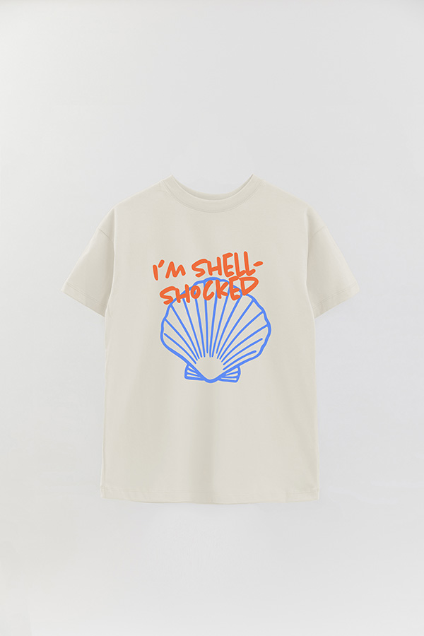 REMERA OVER ESTAMPADA I'M SHELL SHOCKED