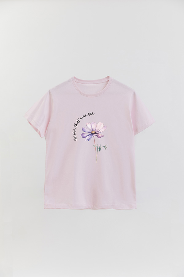 REMERA BASICA ESTAMPADA COLORS THAT WANDER