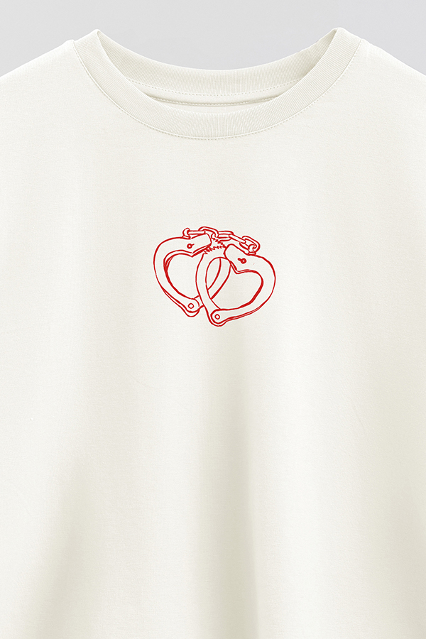 REMERA CROP ESTAMPADA VALENTINE HANDCUFF
