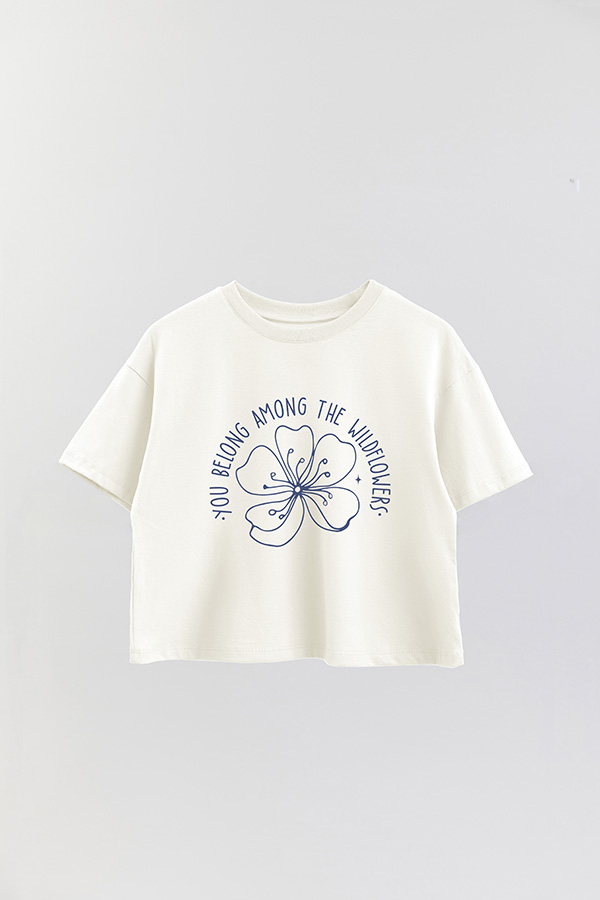 REMERA CROP ESTAMPADA BL YOU BELONG AMONG