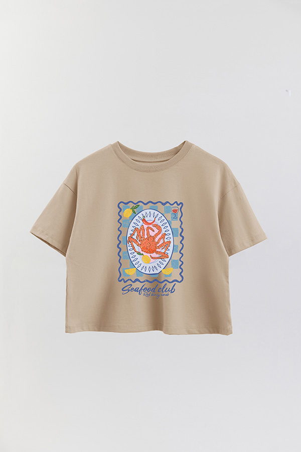 REMERA CROP ESTAMPADA SF SEAFOOD CLUB