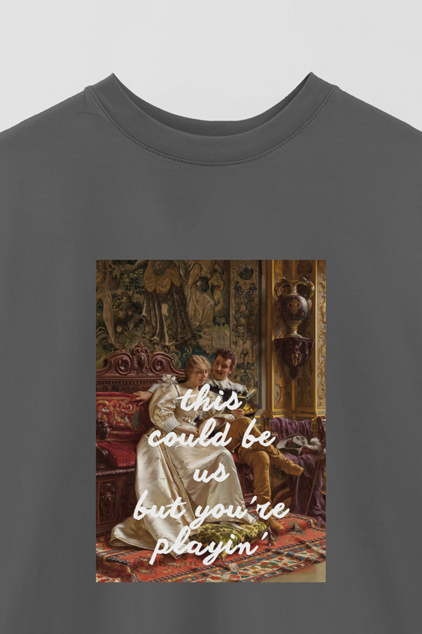 REMERA OVER ESTAMPADA ART COLLECTION 25 THIS COULD BE US 2