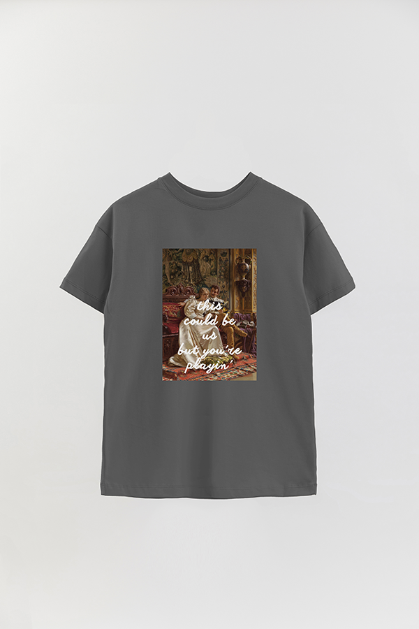 REMERA OVER ESTAMPADA ART COLLECTION 25 THIS COULD BE US 2