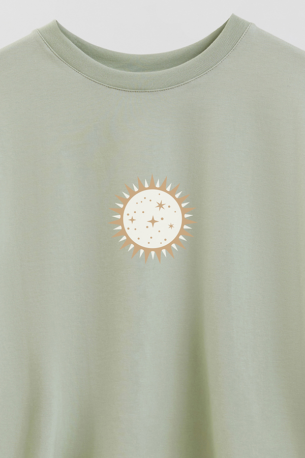 REMERA CROP ESTAMPADA CELESTIAL MOON 4