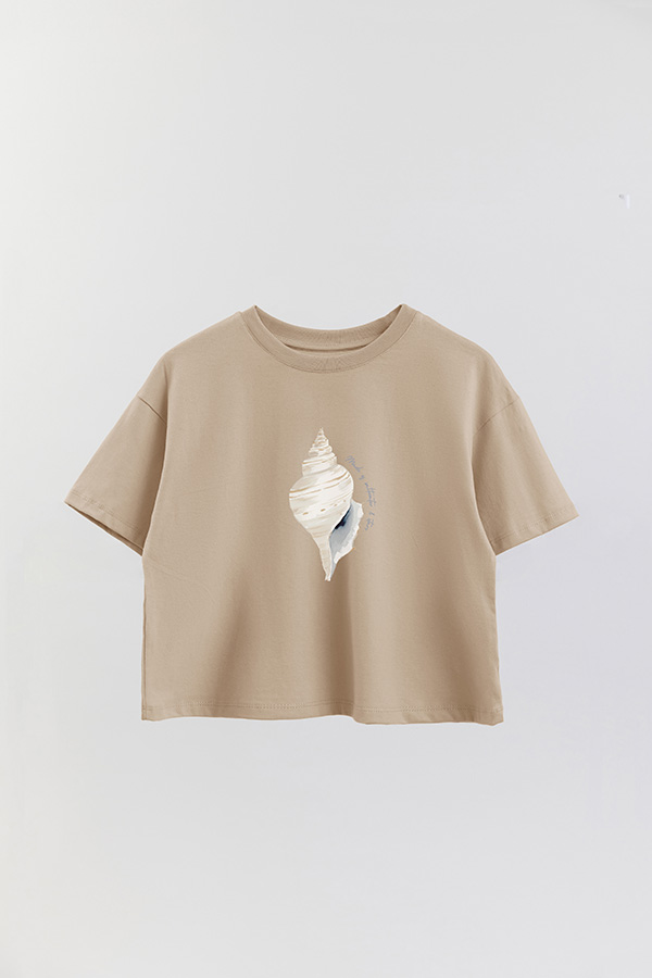 REMERA CROP ESTAMPADA COASTAL PETAL POWERED