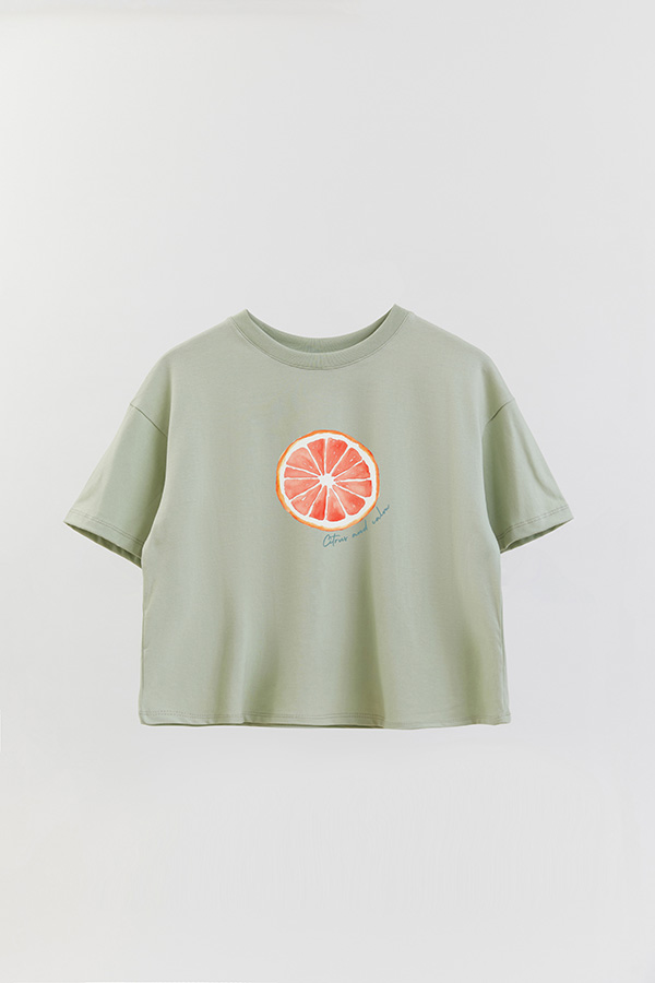 REMERA CROP ESTAMPADA COASTAL CITRUS AND CALM