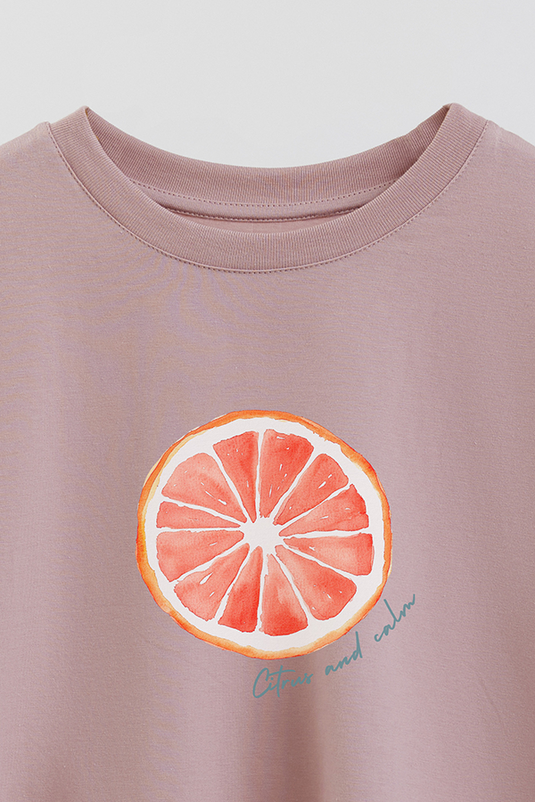 REMERA CROP ESTAMPADA COASTAL CITRUS AND CALM