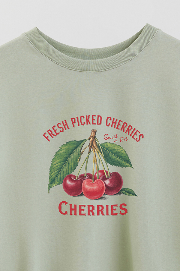 REMERA CROP ESTAMPADA HARVEST FRESH PICKED CHERRIES