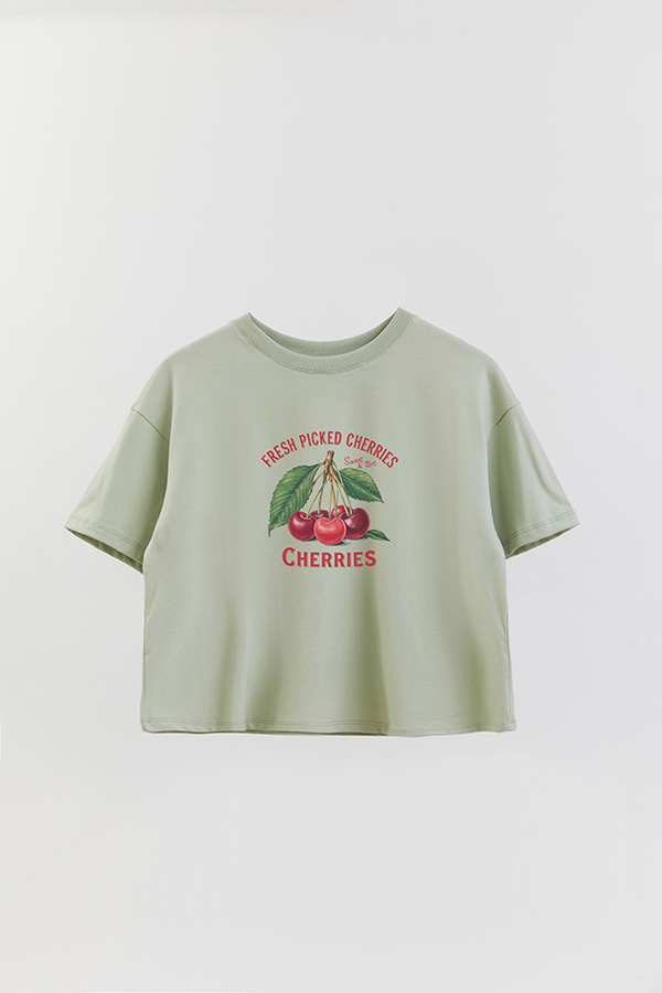 REMERA CROP ESTAMPADA HARVEST FRESH PICKED CHERRIES