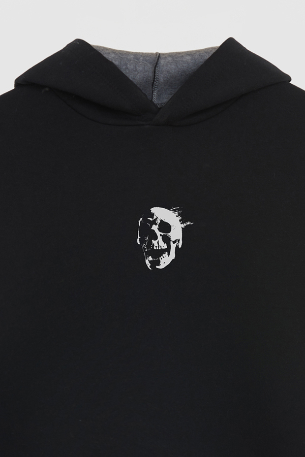 BUZO HOODIE ESTAMPADO TINY SKULL