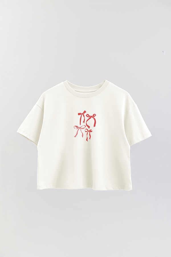 REMERA CROP ESTAMPADA RED BOW